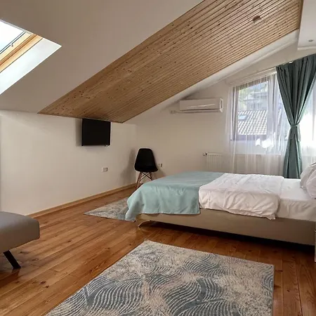 La Casa Buşteni